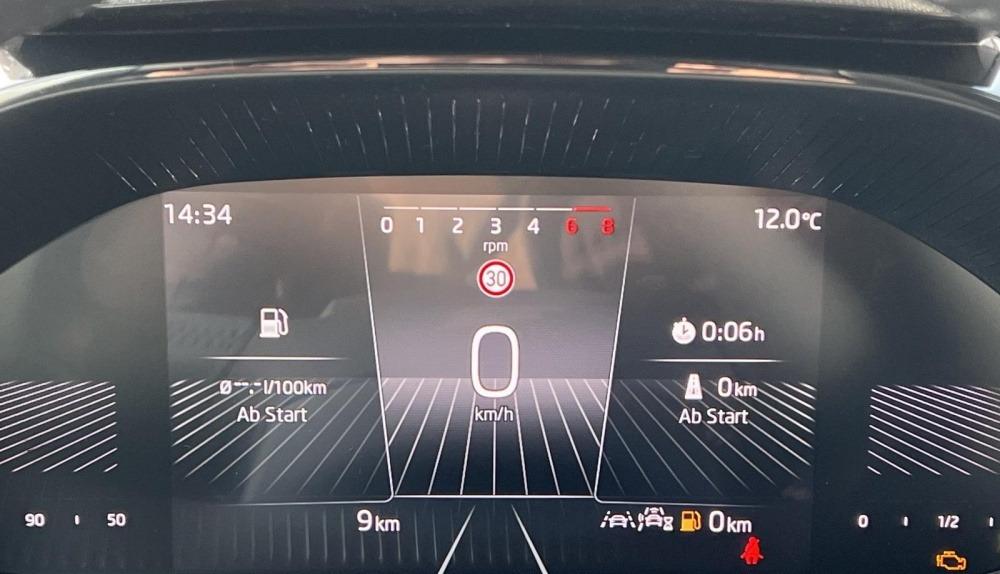 Skoda Fabia Essence 1,0 MPI 59KW Klima PDC GRA