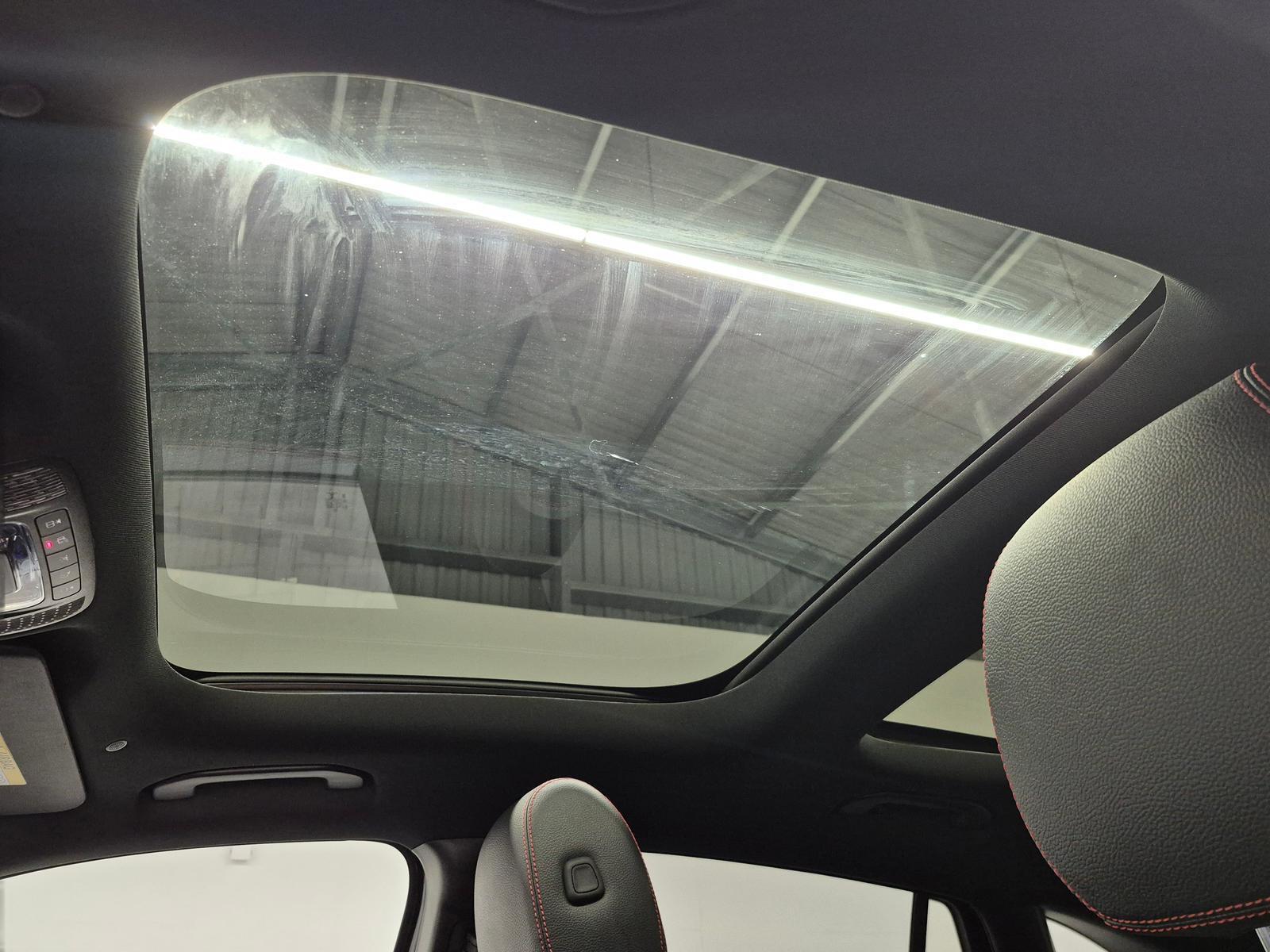 Mercedes-Benz GLA 35 AMG Multibeam/Navi/Pano/AHK/SHZ/Kam/21-LM