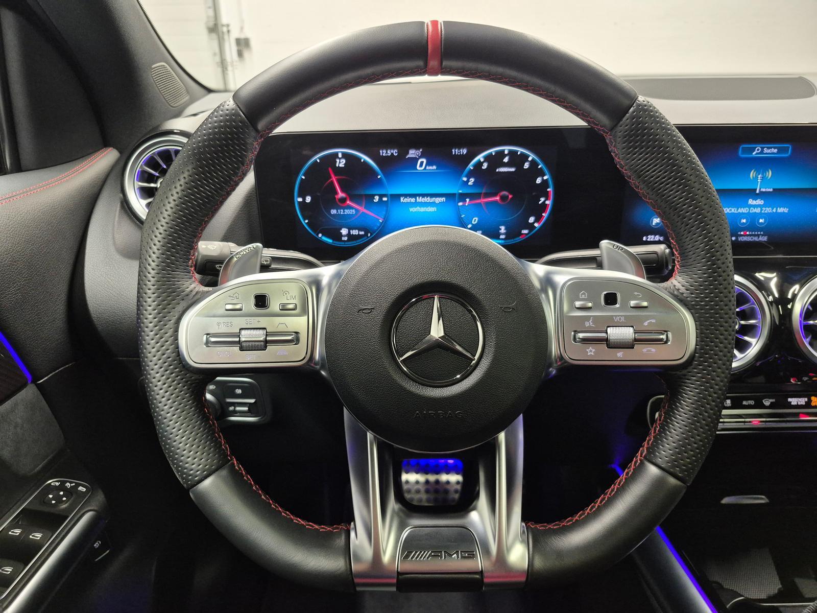 Mercedes-Benz GLA 35 AMG Multibeam/Navi/Pano/AHK/SHZ/Kam/21-LM
