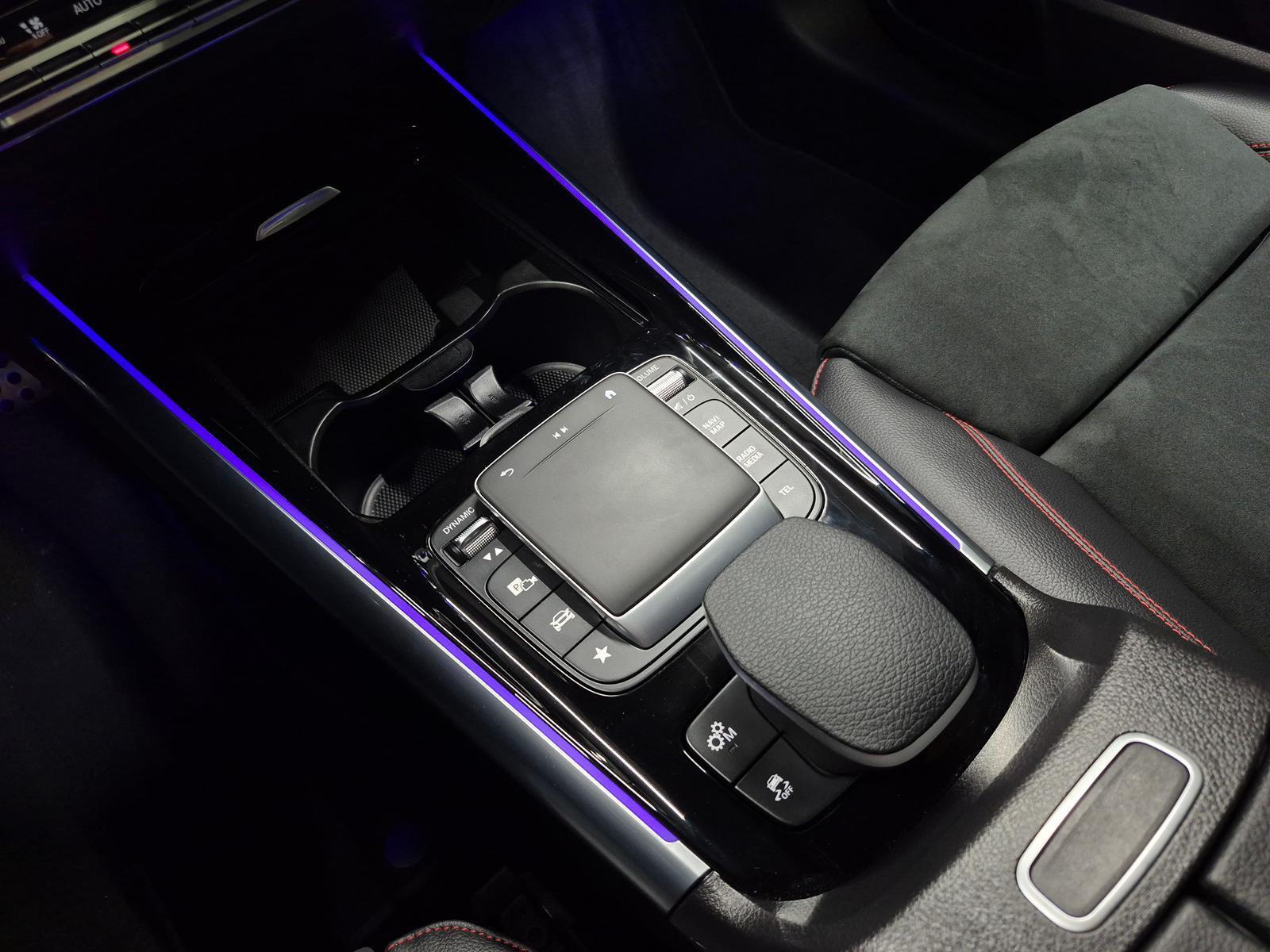 Mercedes-Benz GLA 35 AMG Multibeam/Navi/Pano/AHK/SHZ/Kam/21-LM