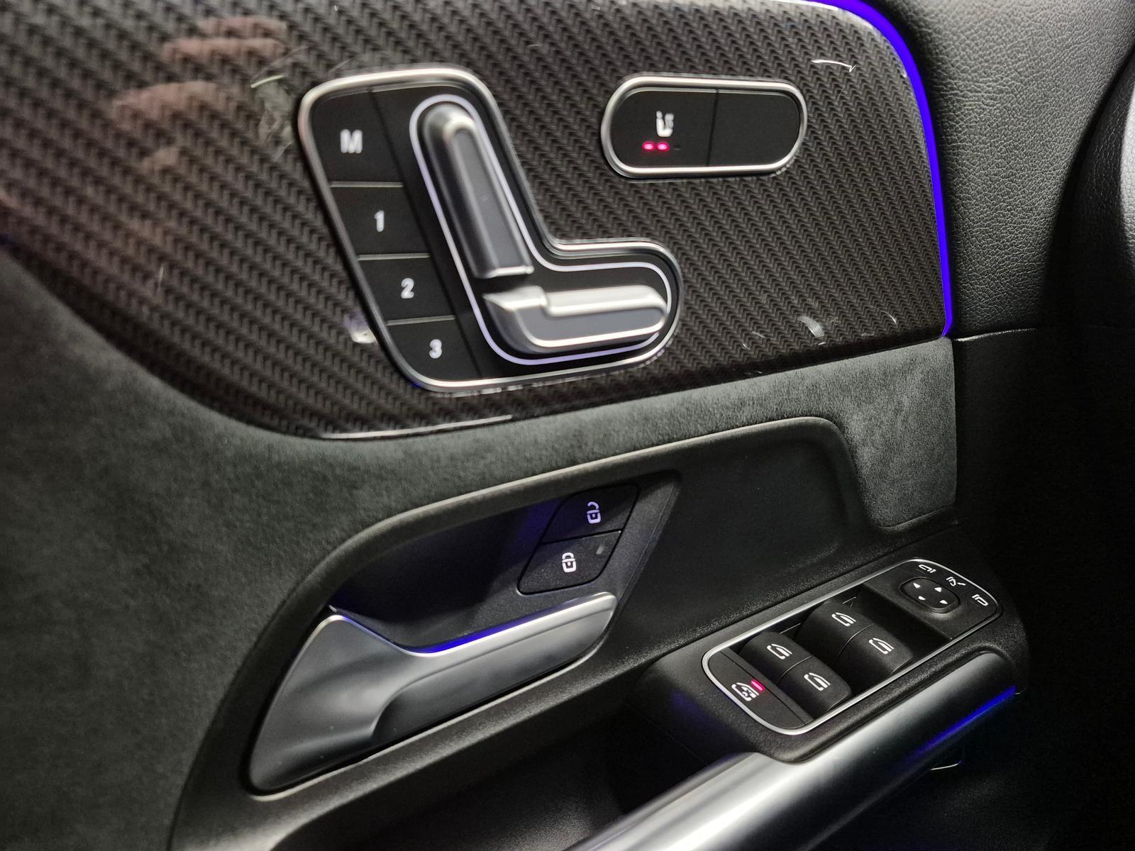 Mercedes-Benz GLA 35 AMG Multibeam/Navi/Pano/AHK/SHZ/Kam/21-LM