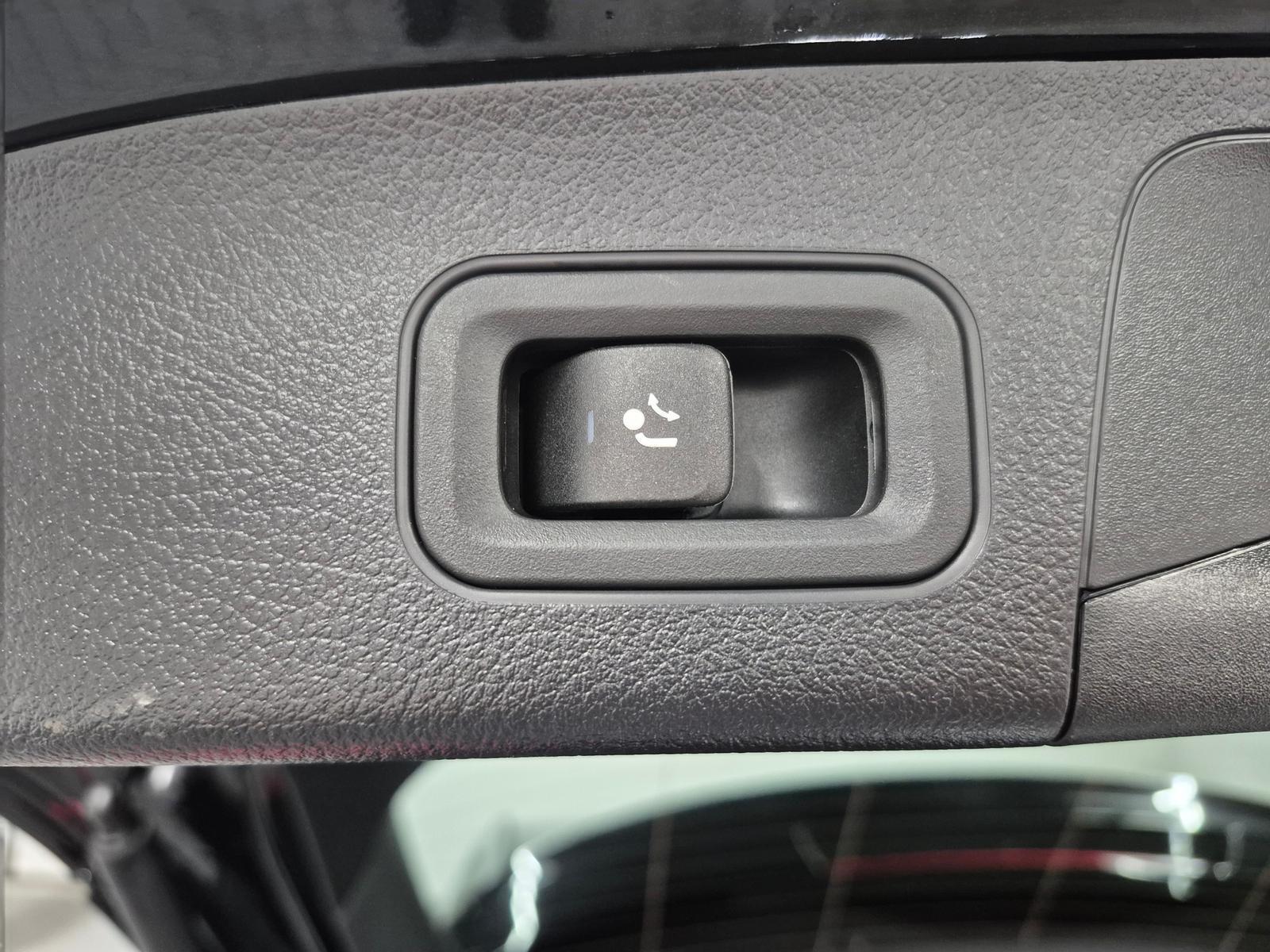 Mercedes-Benz GLA 35 AMG Multibeam/Navi/Pano/AHK/SHZ/Kam/21-LM