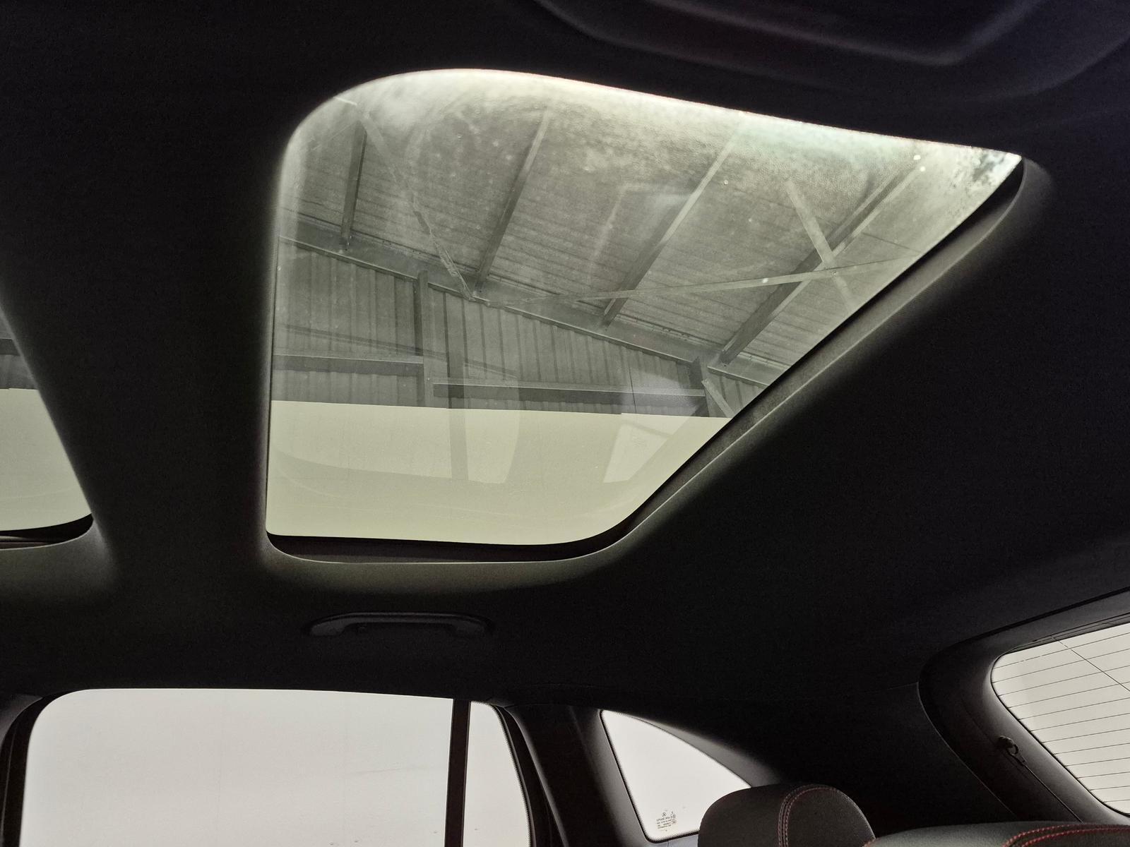 Mercedes-Benz GLA 35 AMG Multibeam/Navi/Pano/AHK/SHZ/Kam/21-LM