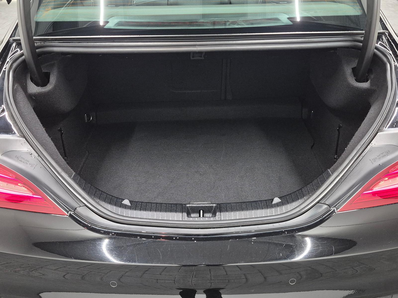 Mercedes-Benz CLA 180 Limousine  LED/Navi/SHZ/18-LM/Tempomat