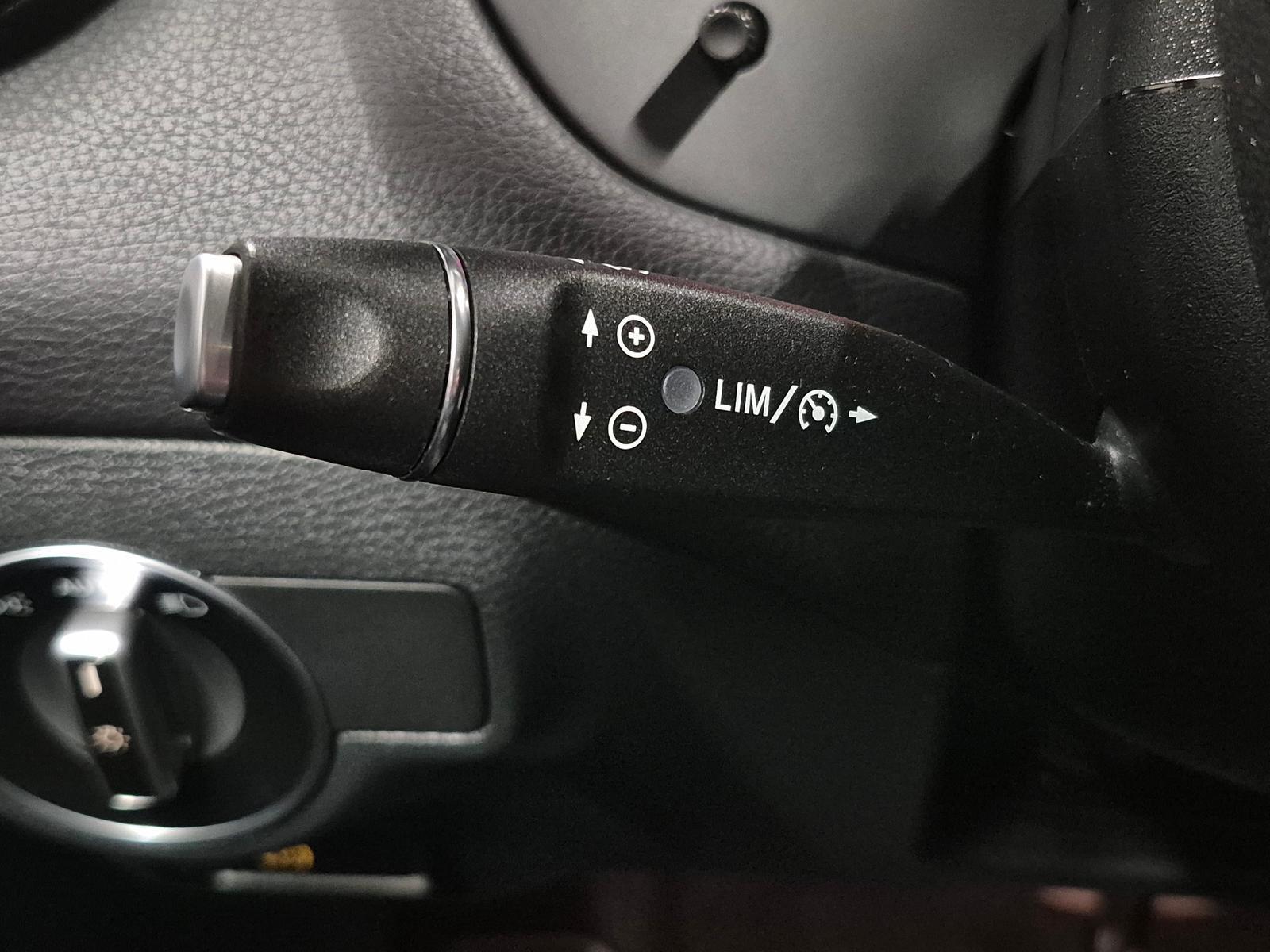 Mercedes-Benz CLA 180 Limousine  LED/Navi/SHZ/18-LM/Tempomat