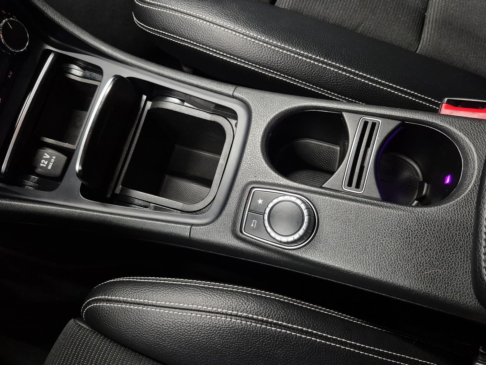 Mercedes-Benz CLA 180 Limousine  LED/Navi/SHZ/18-LM/Tempomat