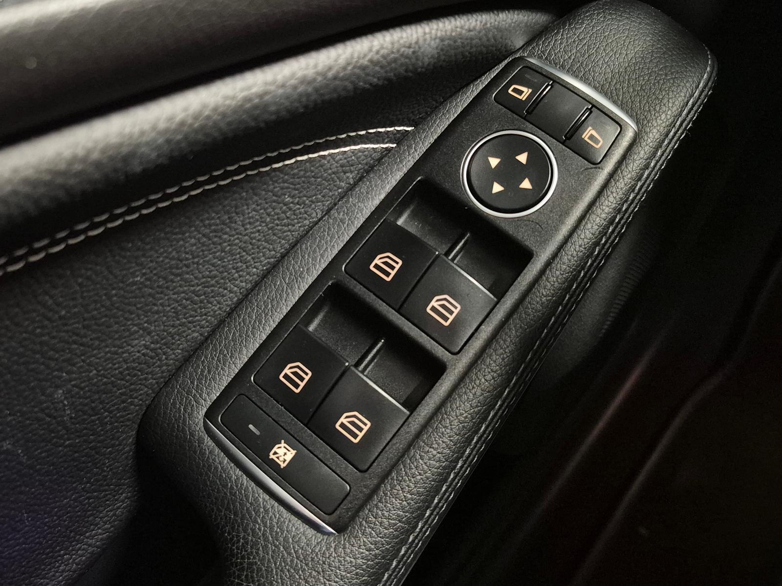 Mercedes-Benz CLA 180 Limousine  LED/Navi/SHZ/18-LM/Tempomat