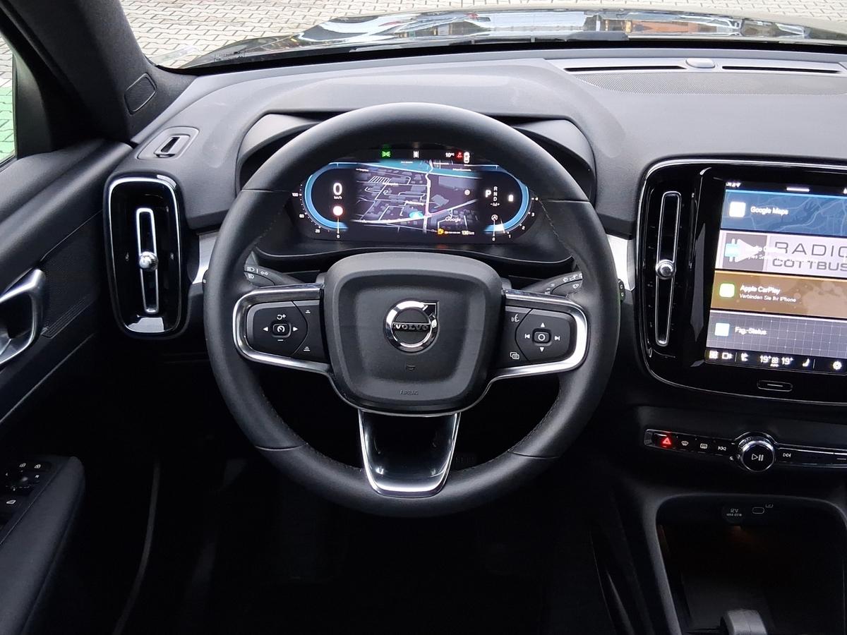 Volvo XC40 Core*NAVI*AHK*PARKASSISTENZ*SITZ- & LENKRADHEIZUNG*