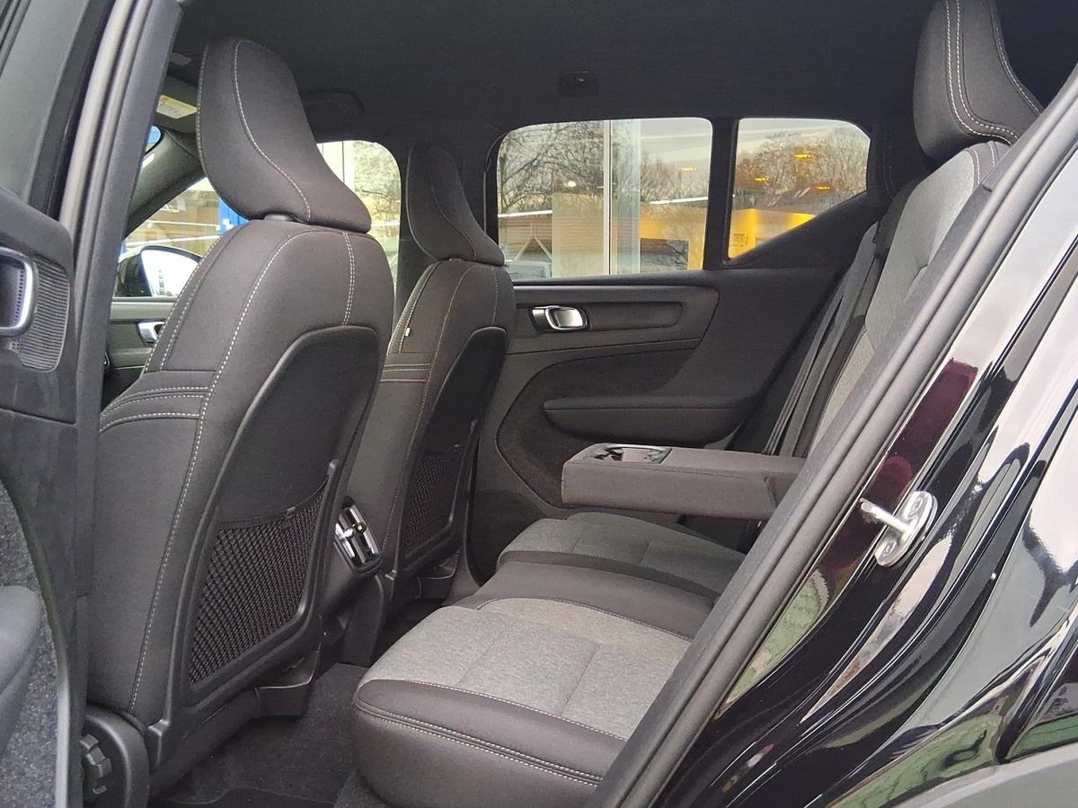 Volvo XC40 Core*NAVI*AHK*PARKASSISTENZ*SITZ- & LENKRADHEIZUNG*