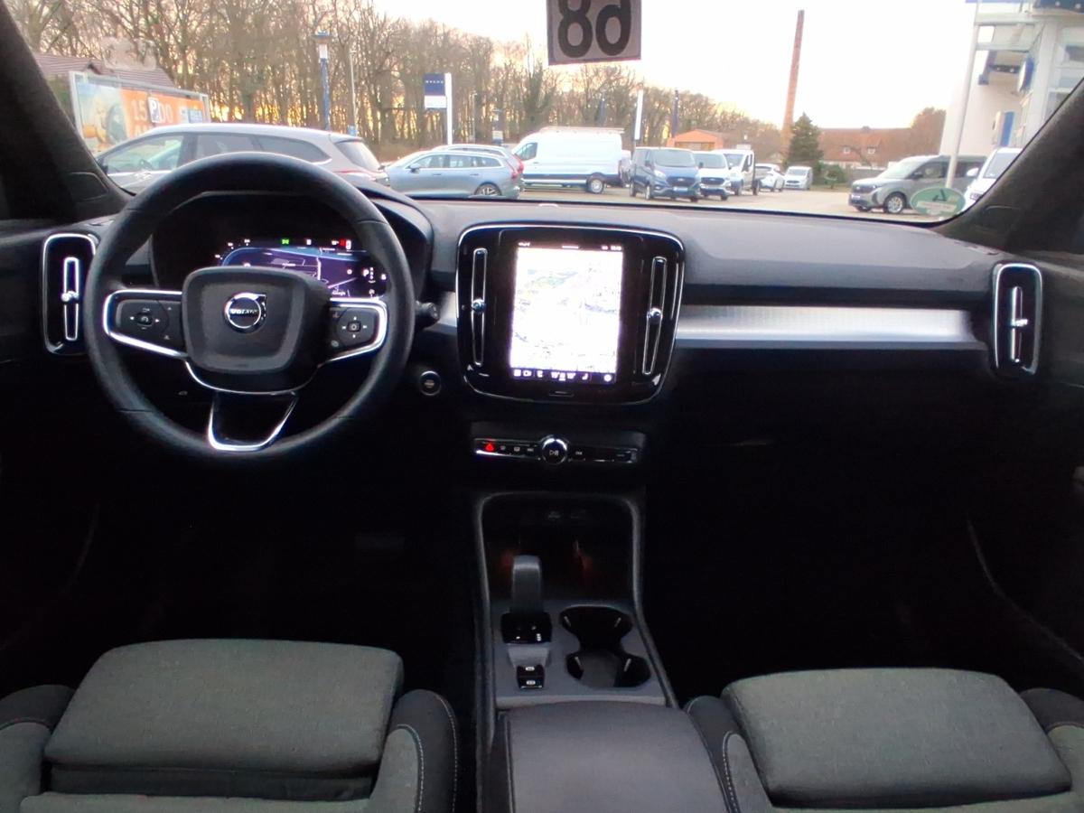 Volvo XC40 Core*NAVI*AHK*PARKASSISTENZ*SITZ- & LENKRADHEIZUNG*
