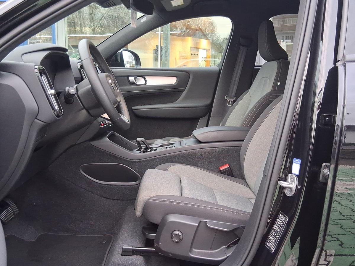 Volvo XC40 Core*NAVI*AHK*PARKASSISTENZ*SITZ- & LENKRADHEIZUNG*