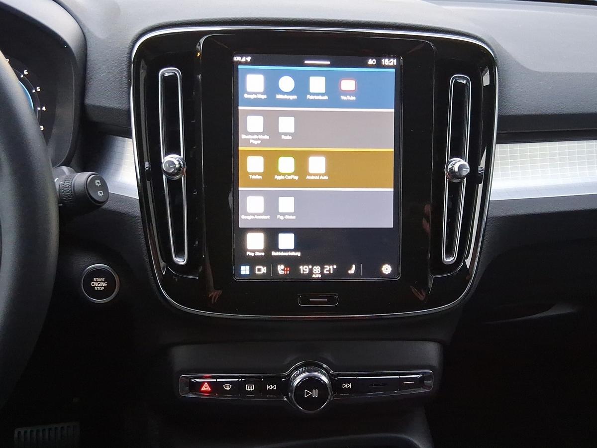 Volvo XC40 Core*NAVI*AHK*PARKASSISTENZ*SITZ- & LENKRADHEIZUNG*