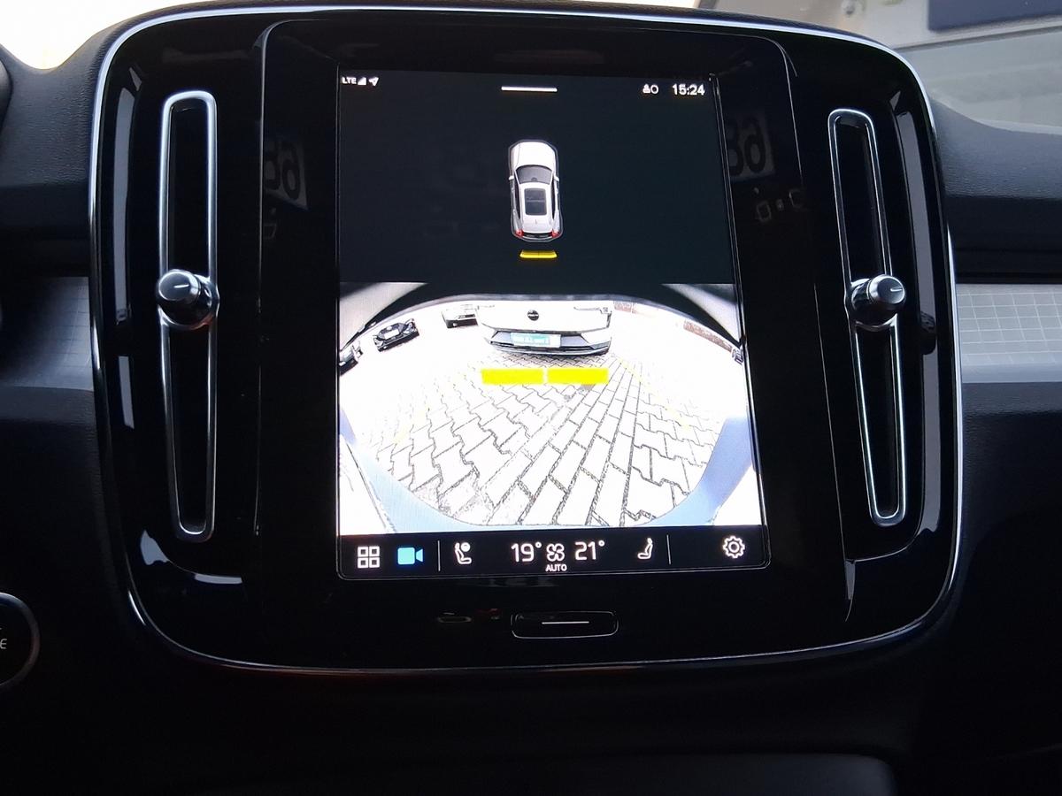 Volvo XC40 Core*NAVI*AHK*PARKASSISTENZ*SITZ- & LENKRADHEIZUNG*
