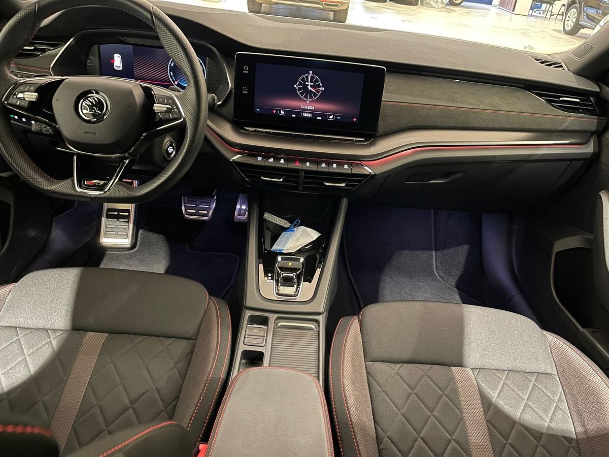 Skoda Octavia Combi RS 1.4 iV AHK Garantie 