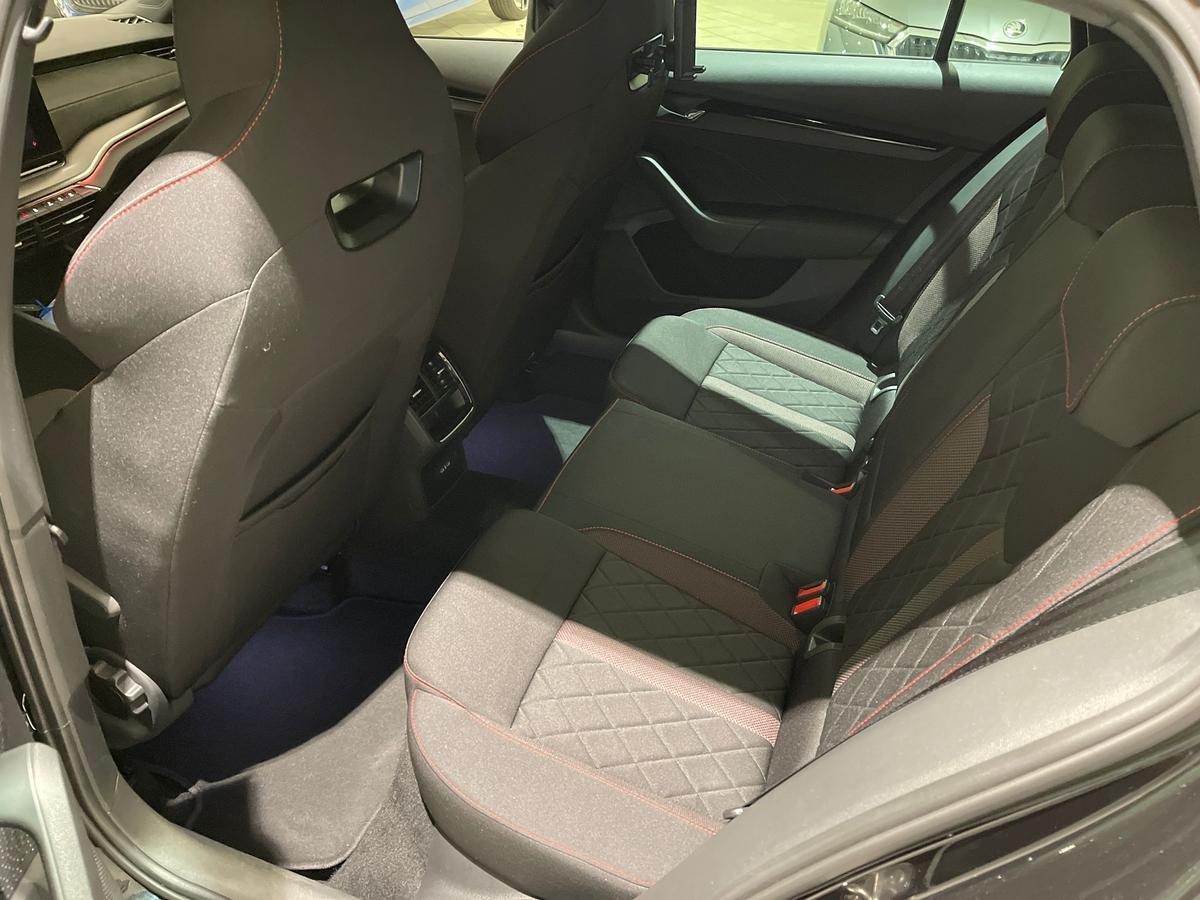 Skoda Octavia Combi RS 1.4 iV AHK Garantie 