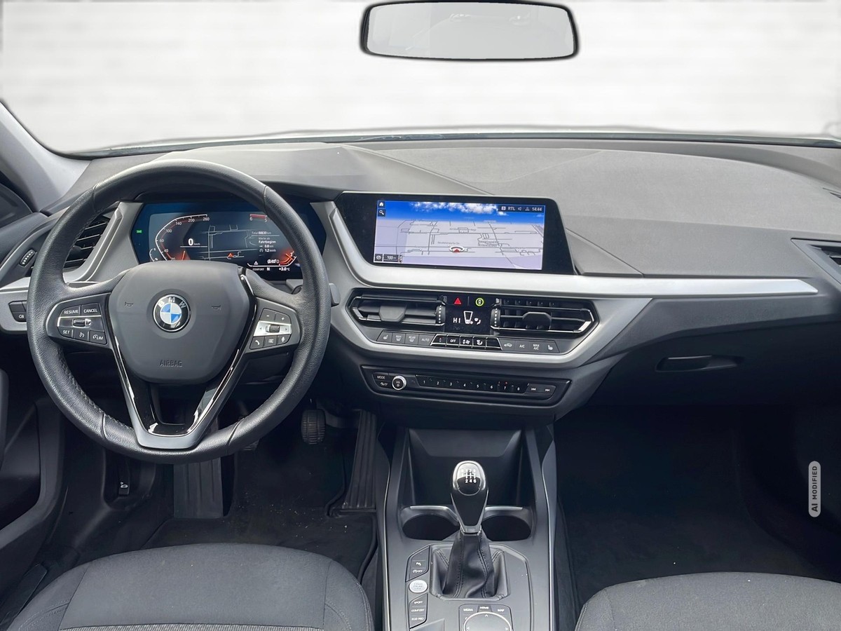 BMW 118d Advantage *LED* Navi* SHZ* PDC* Live Cockpit