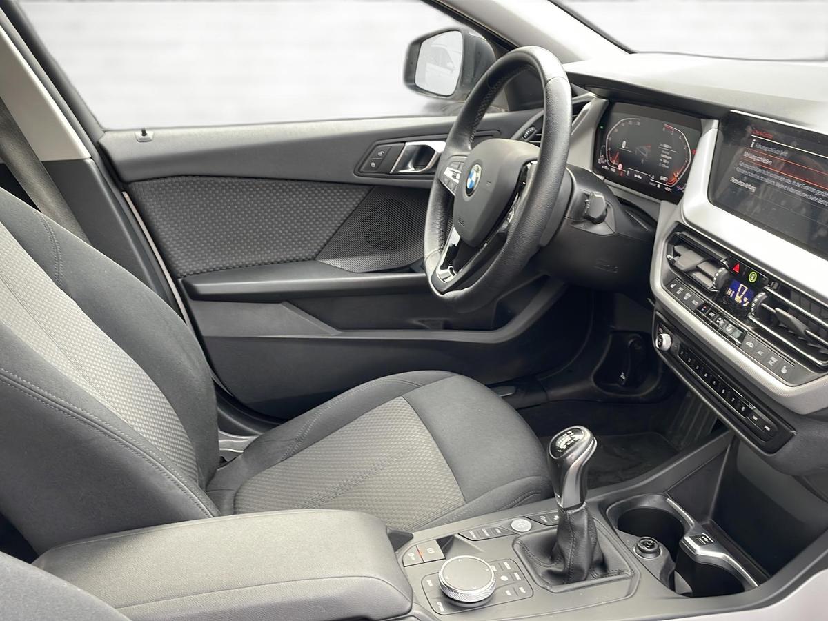 BMW 118 d Advantage *LED*Navi*SHZ*PDC*