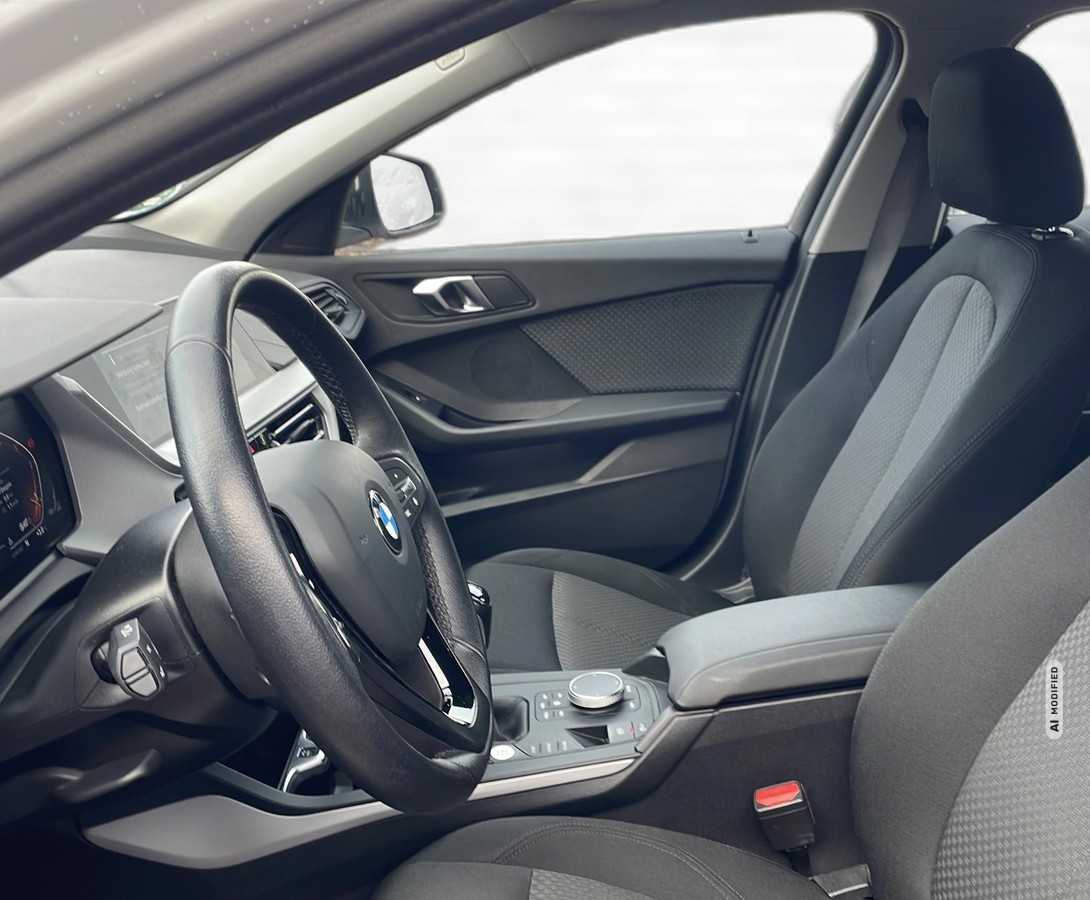 BMW 118d Advantage *LED* Navi* SHZ* PDC* Live Cockpit