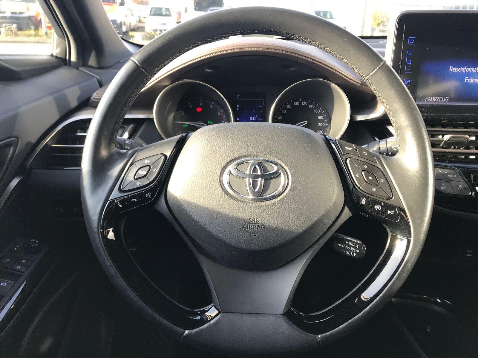 Toyota C-HR Lounge,Einpark,ToterW,Bluet,PDC,AHK