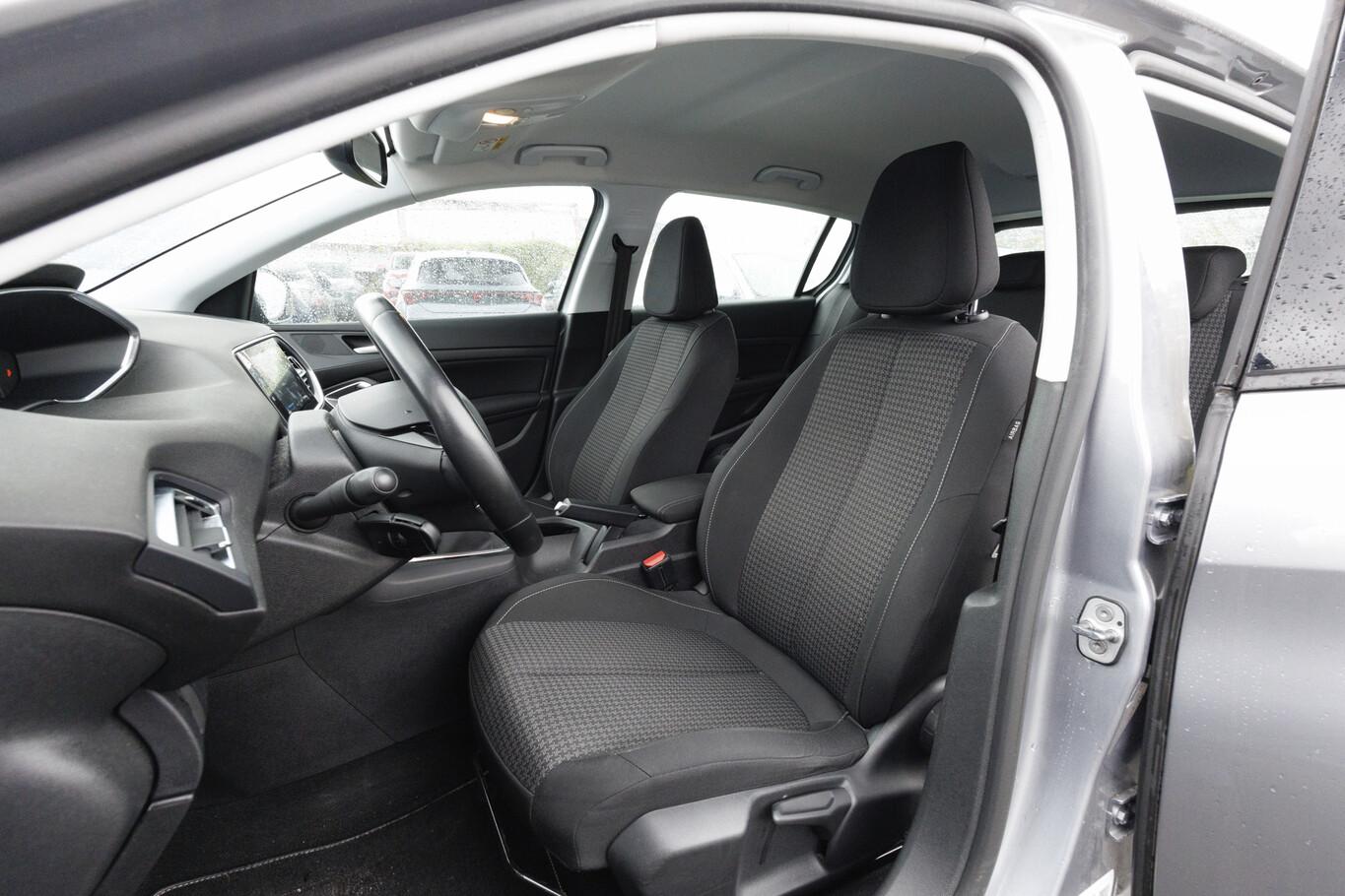 Peugeot 308 1.2 PT 130 Active Pack SHZ PDC Klimaaut. 16Z