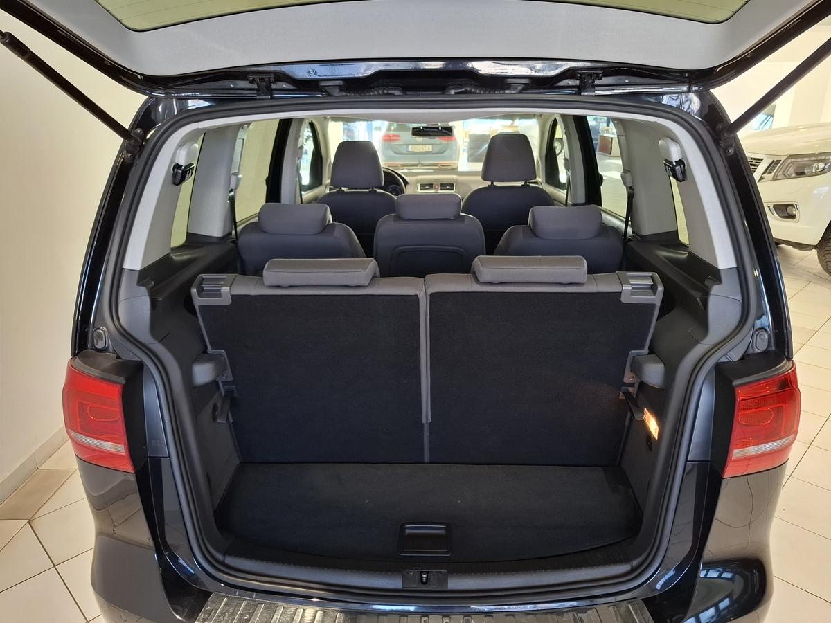 Volkswagen Touran 1.4 TSI 7 Sitzer AHK SHZ PDC
