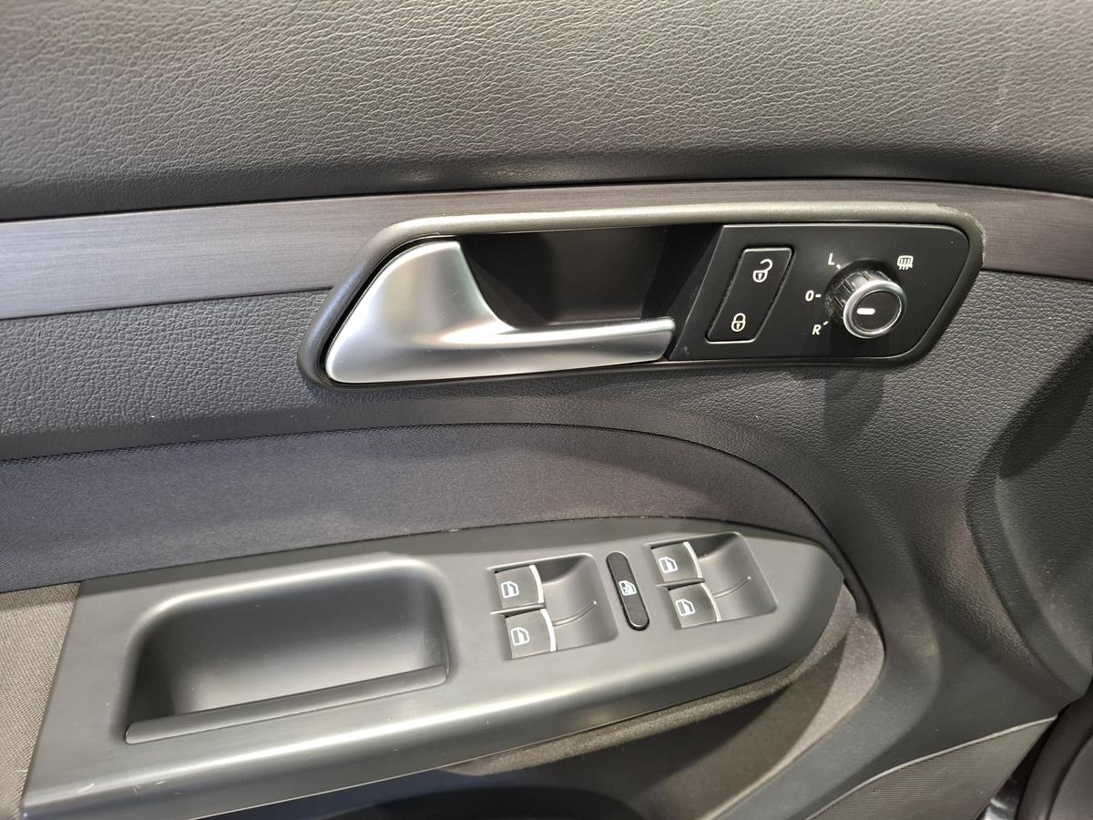 Volkswagen Touran 1.4 TSI 7 Sitzer AHK SHZ PDC