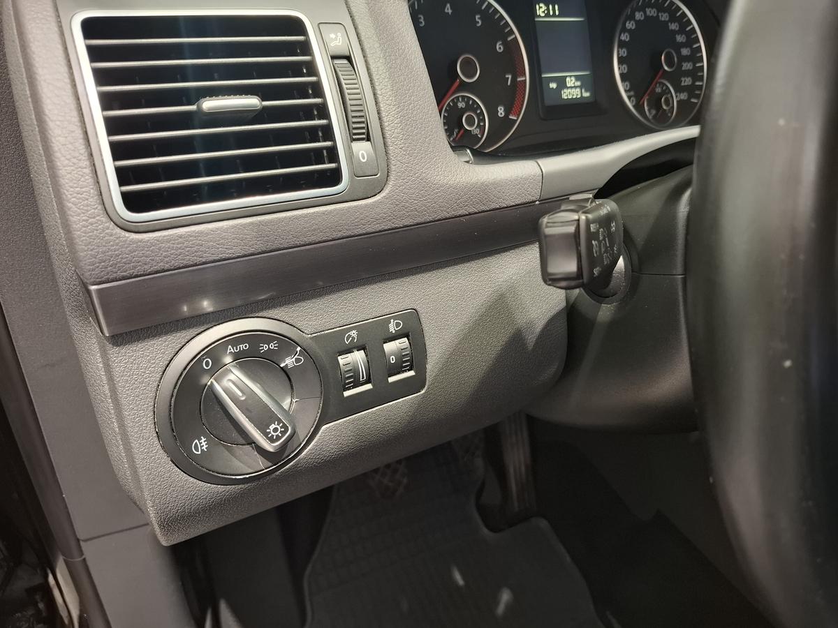 Volkswagen Touran 1.4 TSI 7 Sitzer AHK SHZ PDC