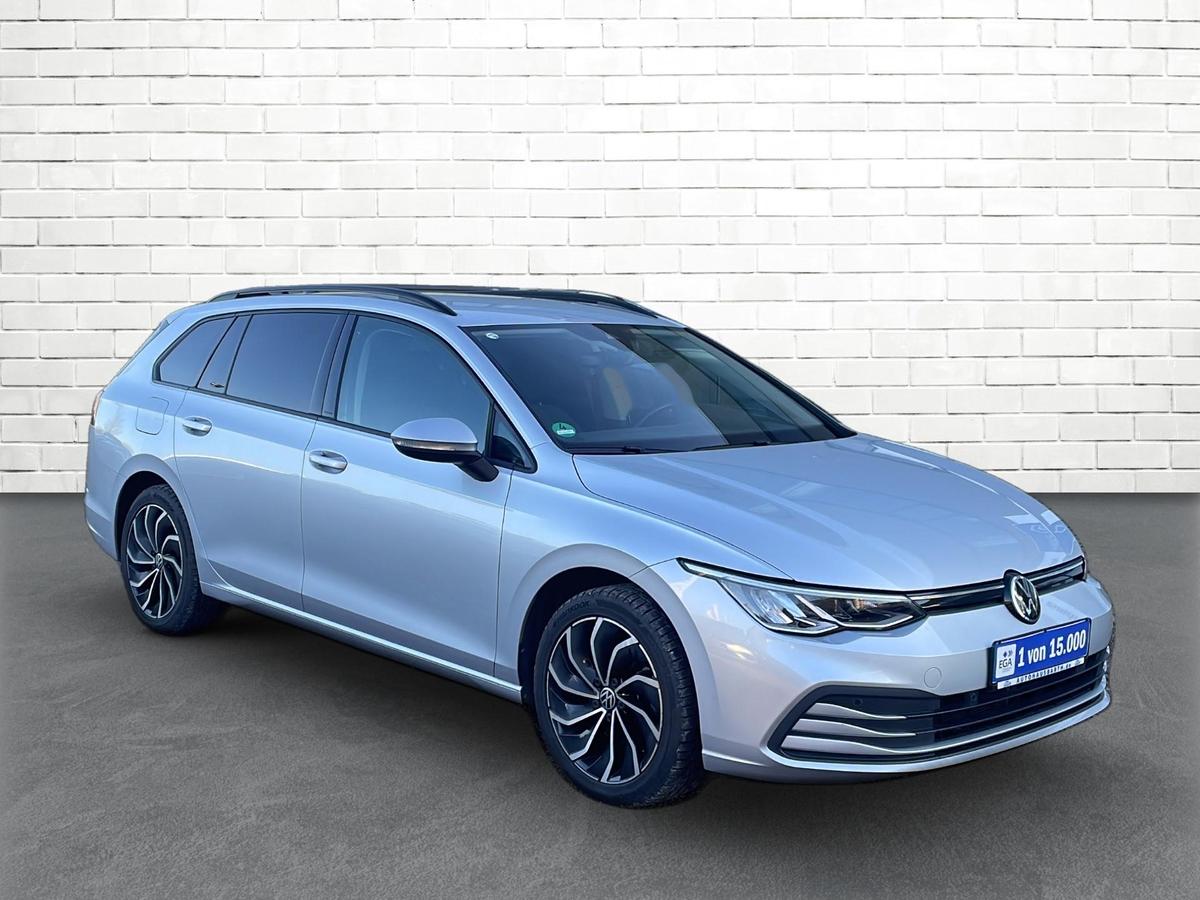 Volkswagen Golf VIII 1.5 TSI *LED* SHZ* PDC* KLIMAAUT.