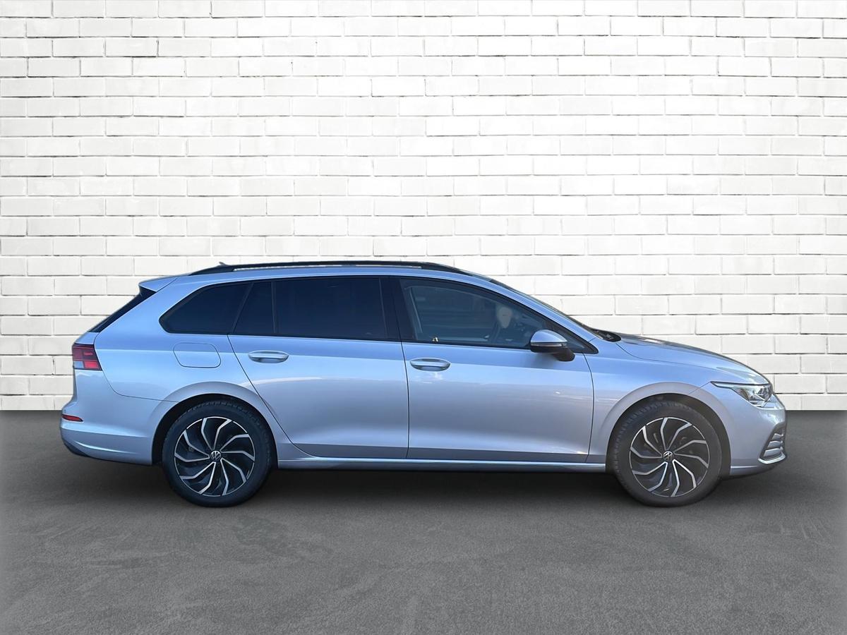 Volkswagen Golf VIII 1.5 TSI *LED* SHZ* PDC* KLIMAAUT.