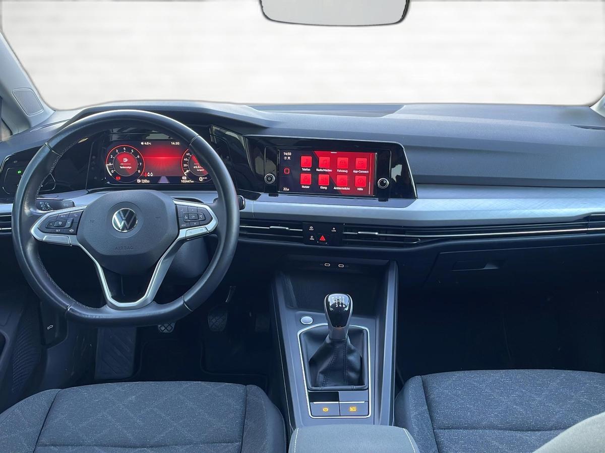 Volkswagen Golf VIII 1.5 TSI *LED* SHZ* PDC* KLIMAAUT.