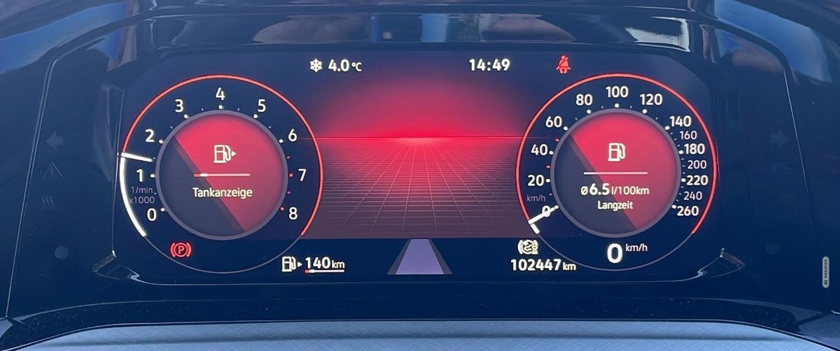 Volkswagen Golf VIII 1.5 TSI *LED* SHZ* PDC* KLIMAAUT.