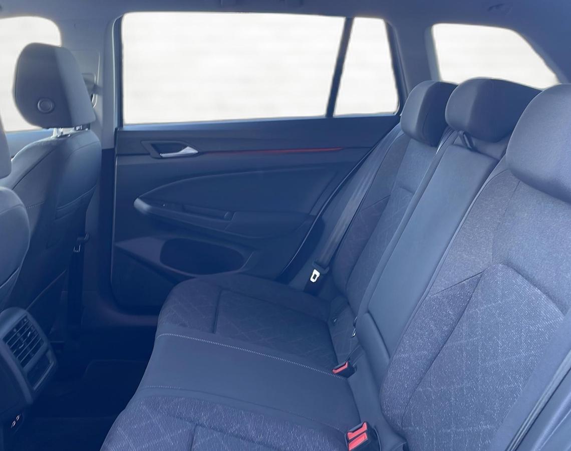 Volkswagen Golf VIII 1.5 TSI *LED* SHZ* PDC* KLIMAAUT.