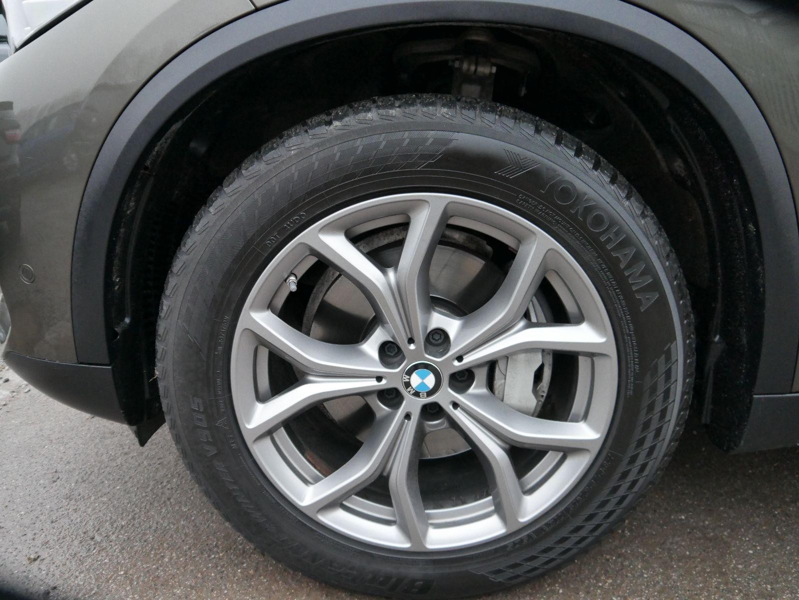 BMW X5 3.0d XDRIVE*NAVI*PDC*SHZ*MATRIX*AHK-ABNEHMBAR*TEMPOMAT*KAMERA*LEDER