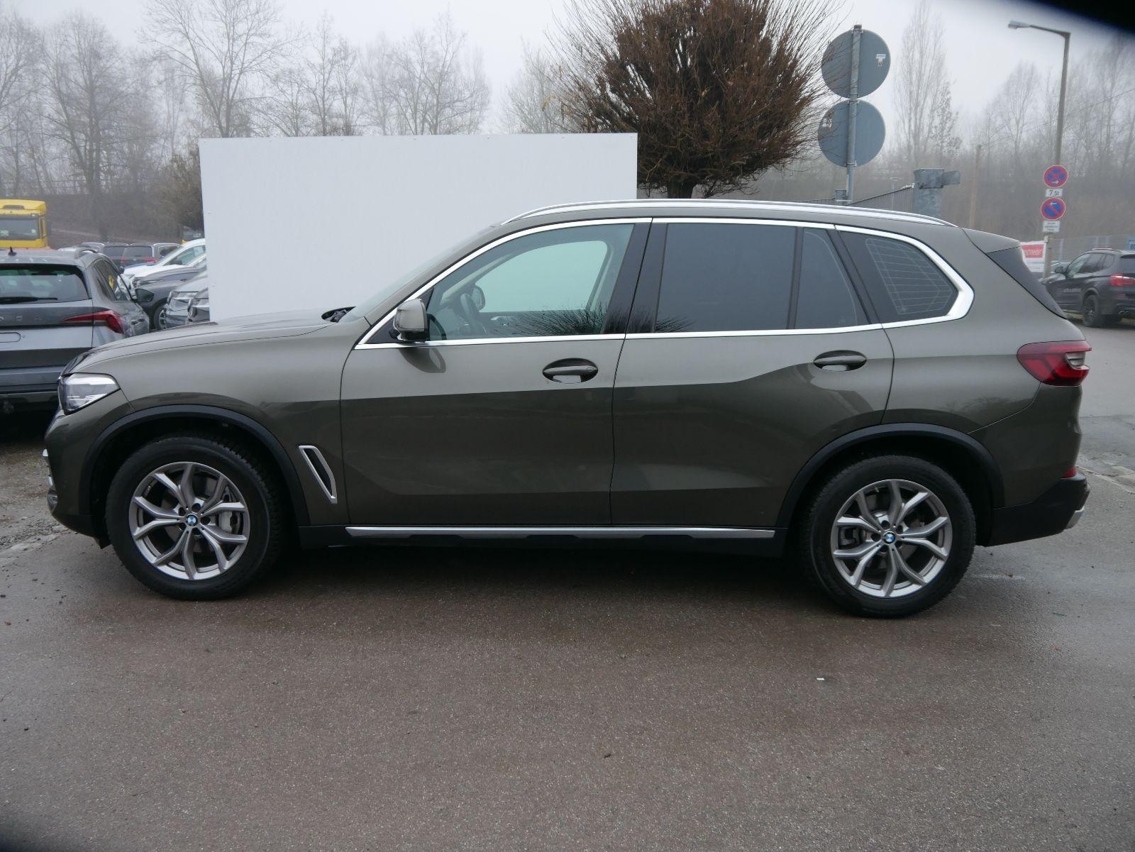 BMW X5 3.0d XDRIVE*NAVI*PDC*SHZ*MATRIX*AHK-ABNEHMBAR*TEMPOMAT*KAMERA*LEDER
