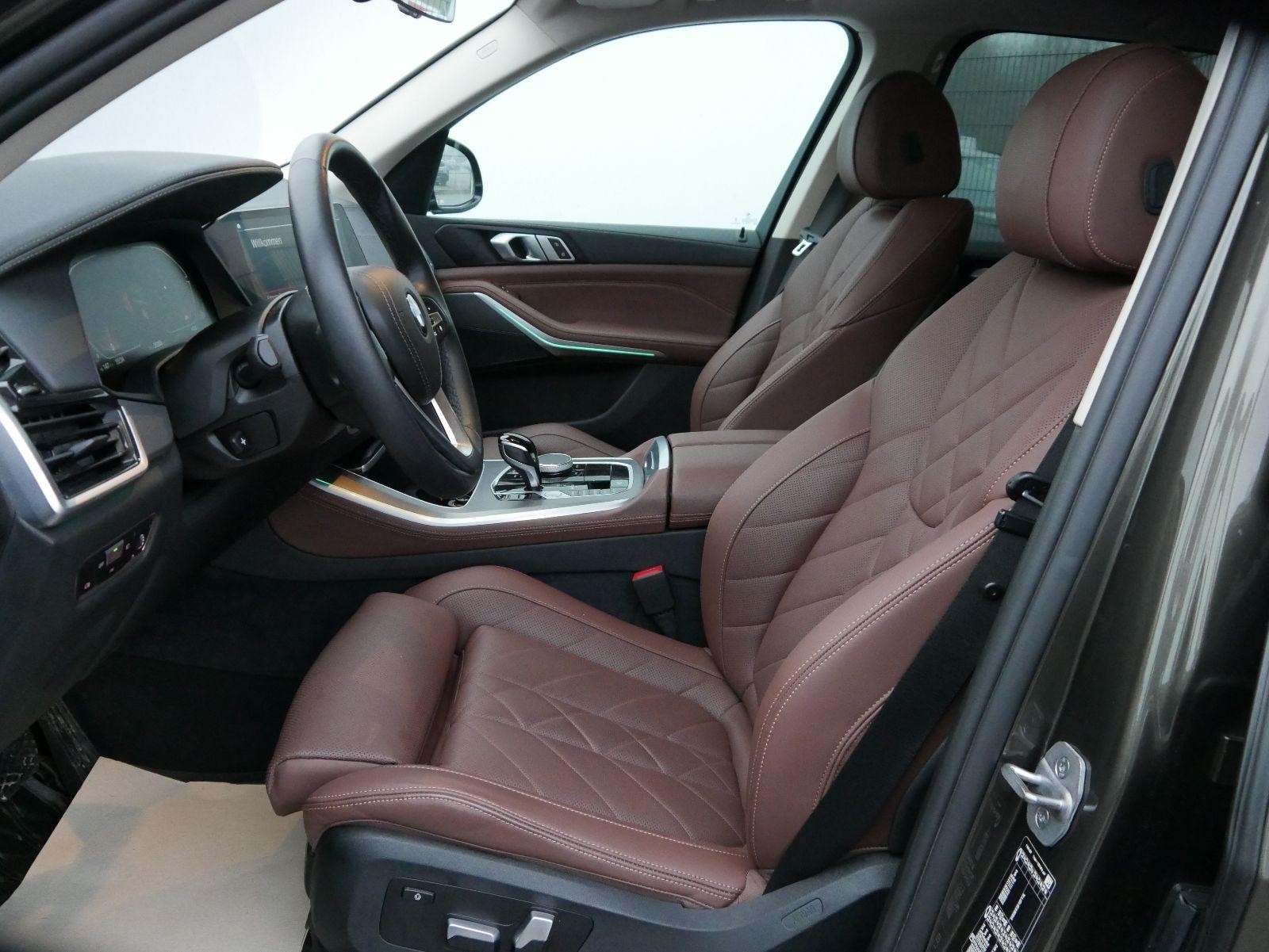 BMW X5 3.0d XDRIVE*NAVI*PDC*SHZ*MATRIX*AHK-ABNEHMBAR*TEMPOMAT*KAMERA*LEDER