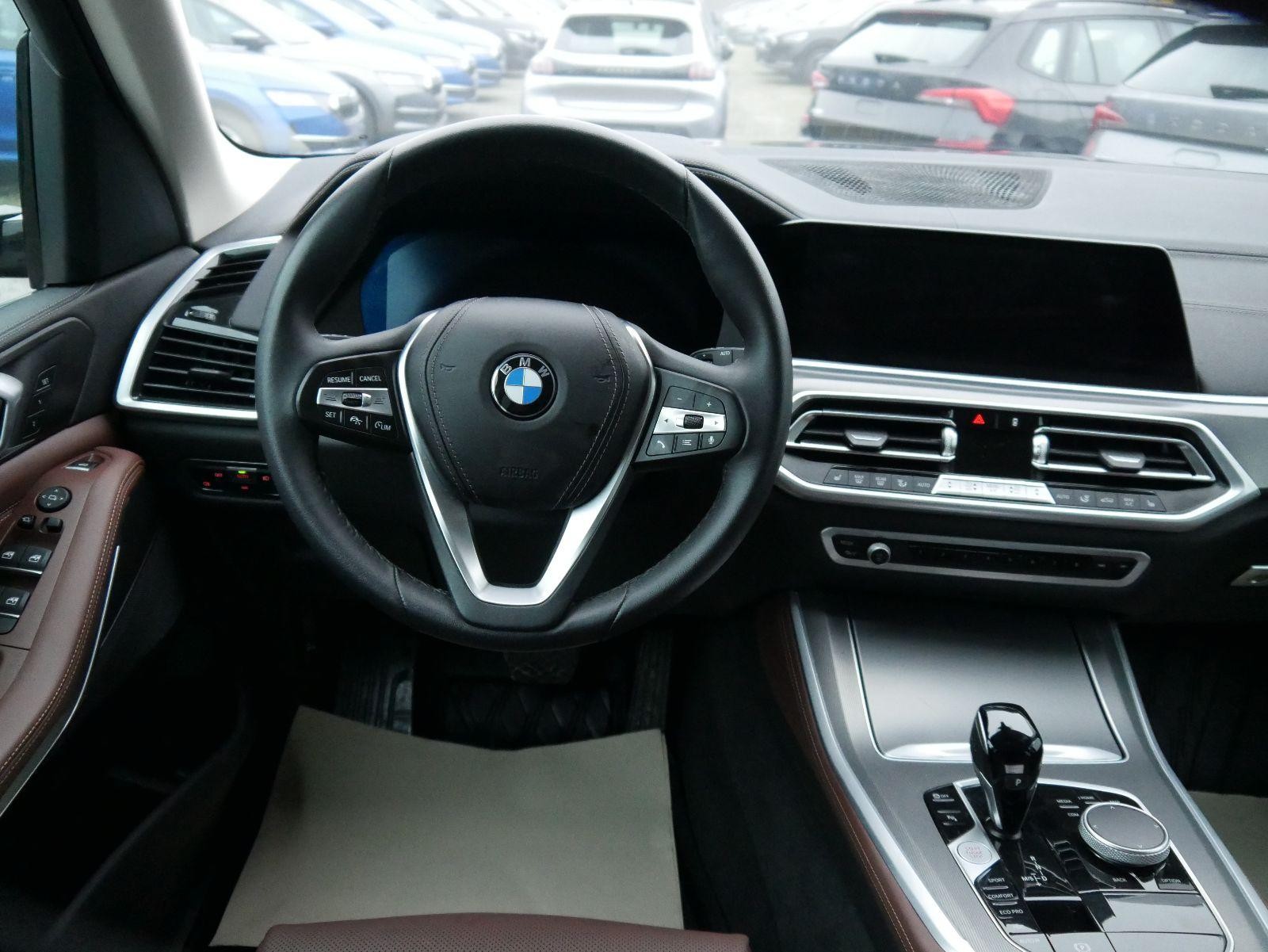 BMW X5 3.0d XDRIVE*NAVI*PDC*SHZ*MATRIX*AHK-ABNEHMBAR*TEMPOMAT*KAMERA*LEDER