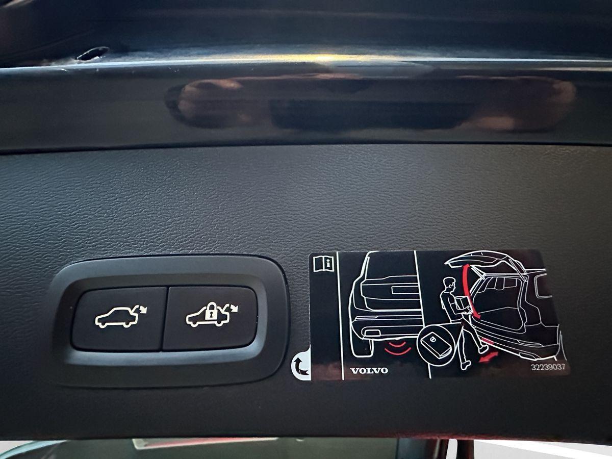 Volvo XC40 LED/VirCo/H&K/Pano/4xSHZ/Kam