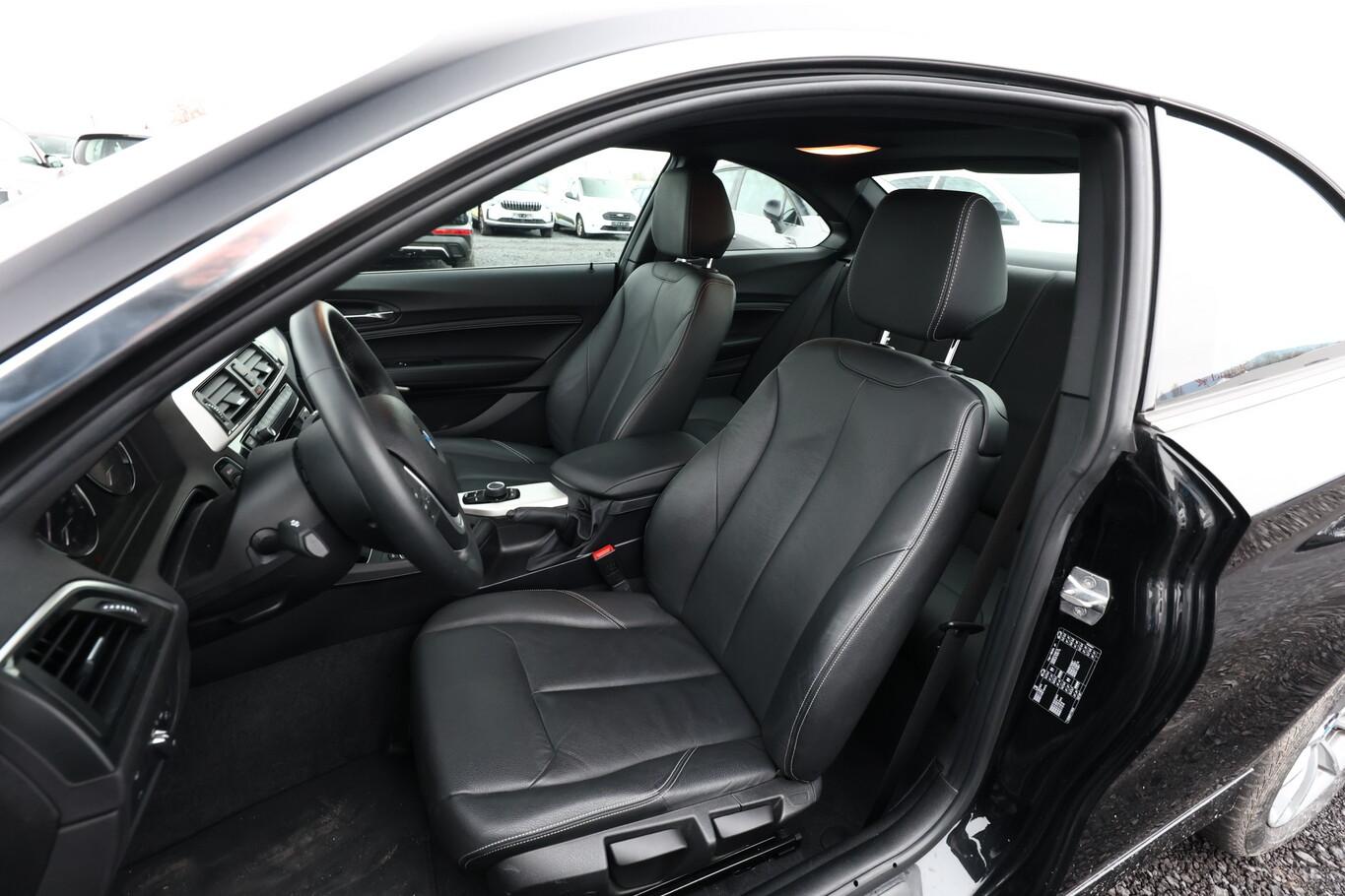 BMW 218 2er i Advantage  LED Leder Schiebe SHZ