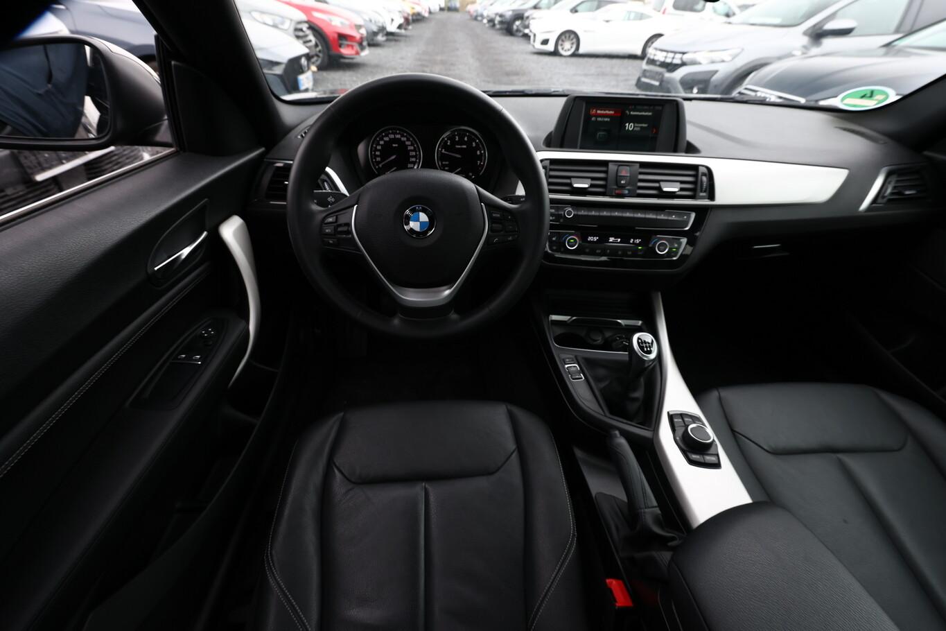 BMW 218 2er i Advantage  LED Leder Schiebe SHZ