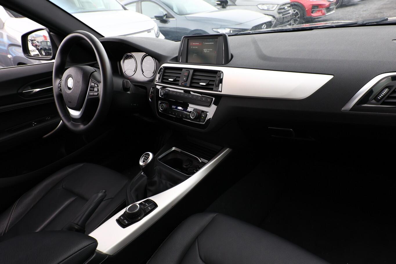 BMW 218 2er i Advantage  LED Leder Schiebe SHZ