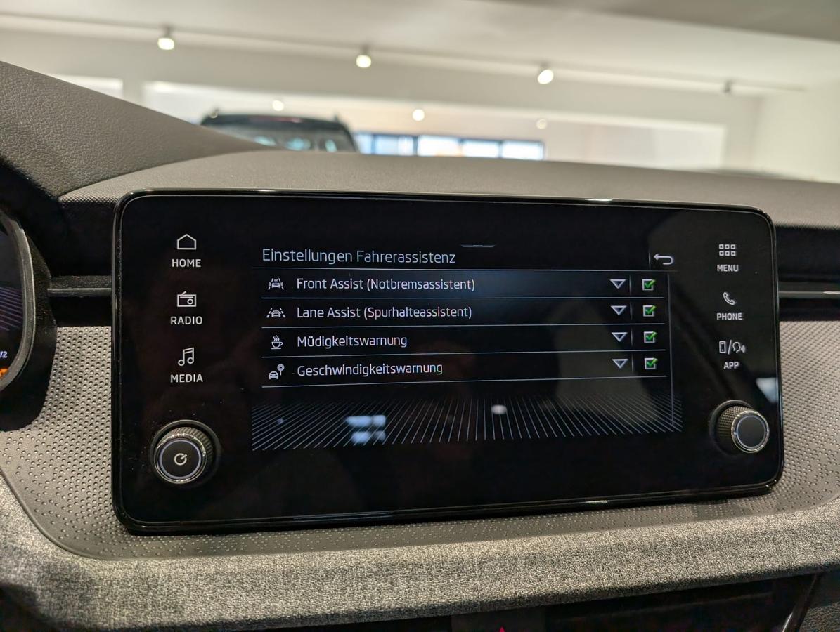 Skoda Scala 1.5TSI Garantie SHZ PDC GRA