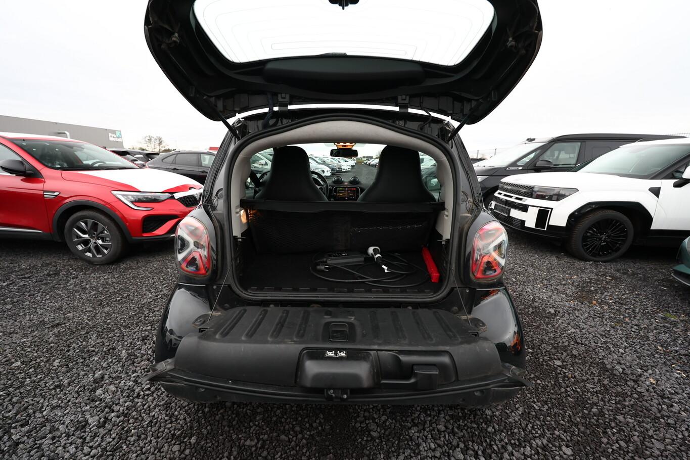 Smart ForTwo coupe EQ prime LED Nav Pano Kam PDC SHZ