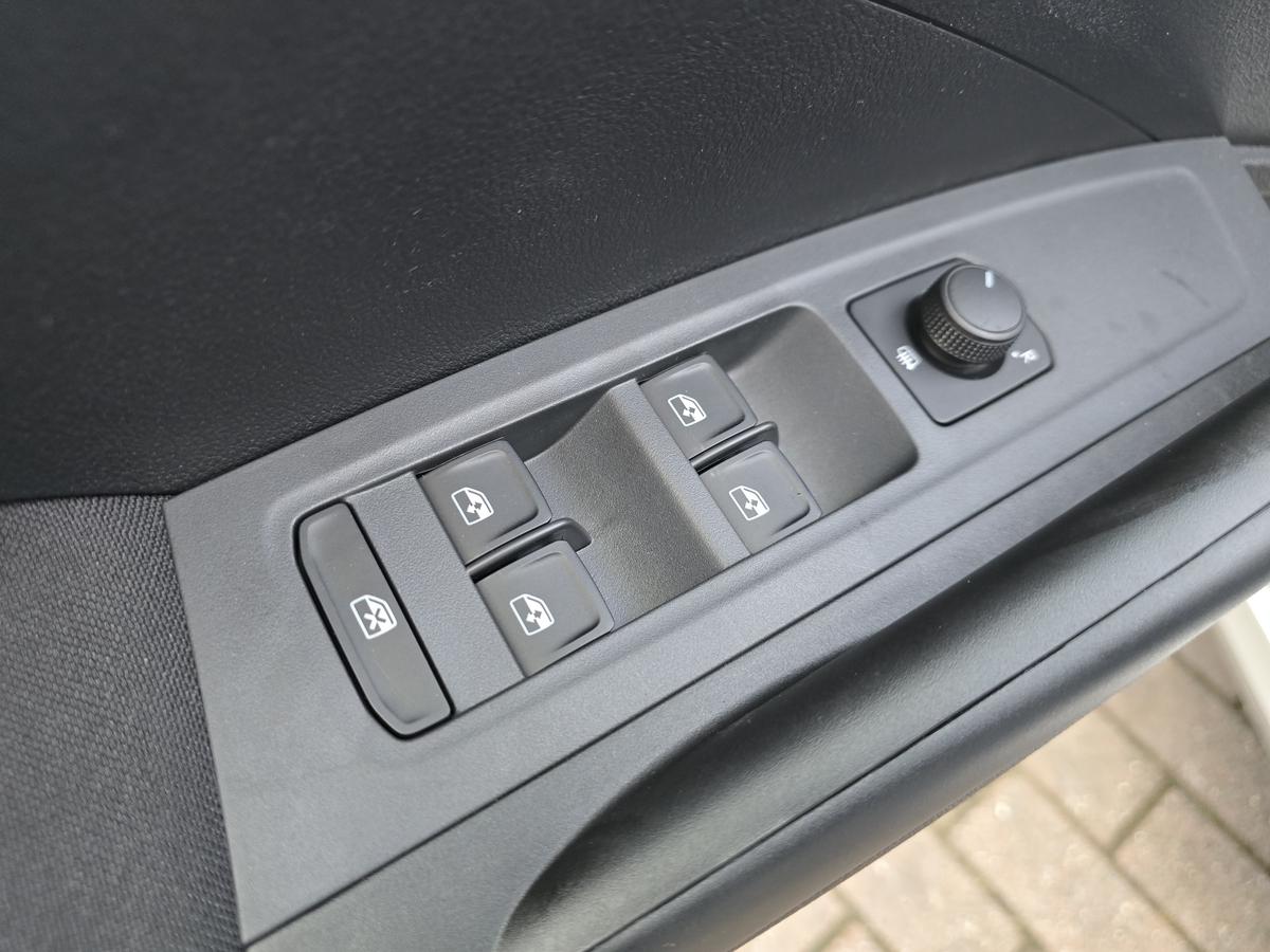 Skoda Fabia 1.0 TSI Selection 115 PS DSG EFK LED SHZ KLIMA  ALU