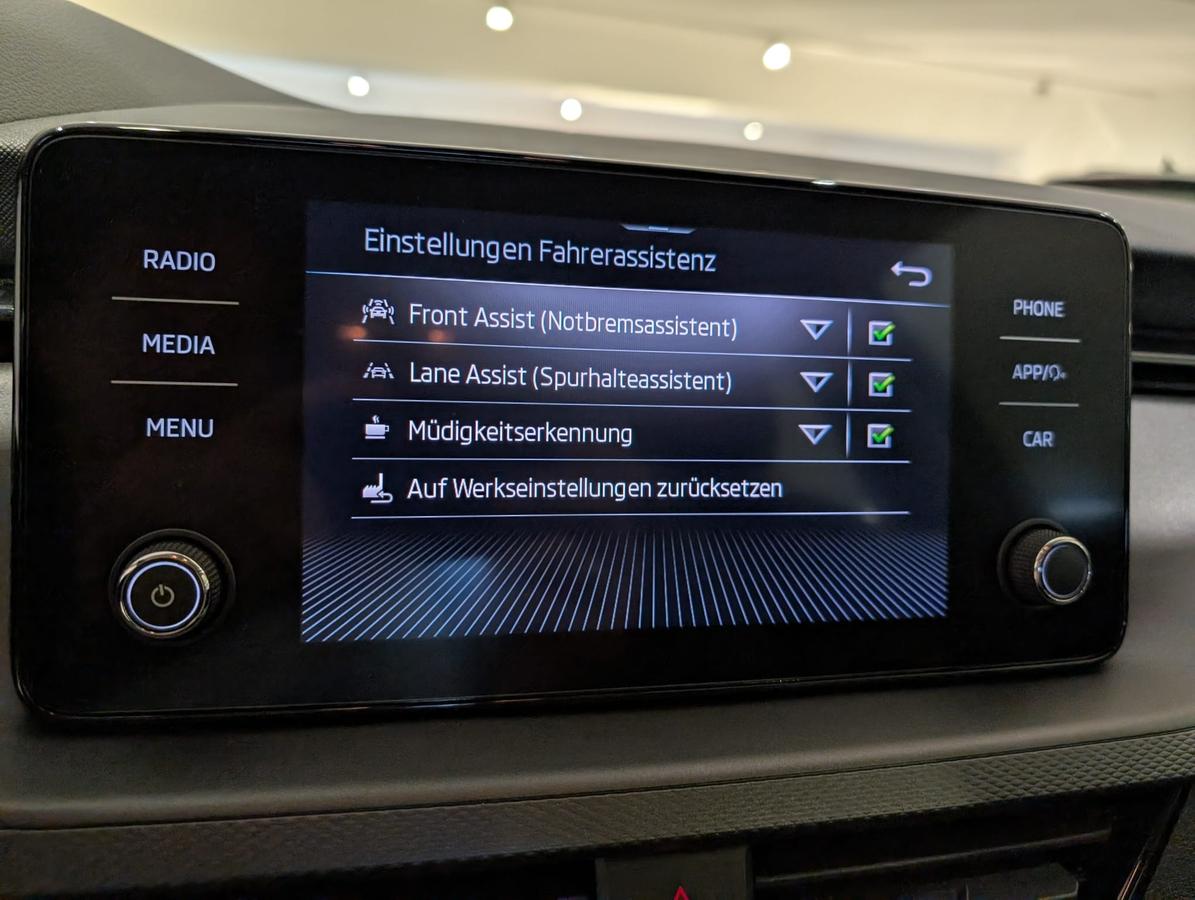 Skoda Scala 1.0TSI Garantie PDC SHZ