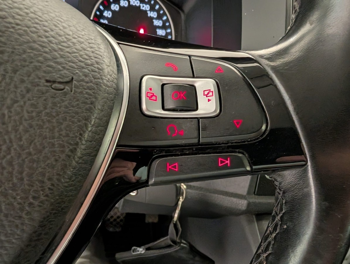 Volkswagen T6 Caravelle 9 Sitzer 3-Zonen-Klima Navi AHK GRA