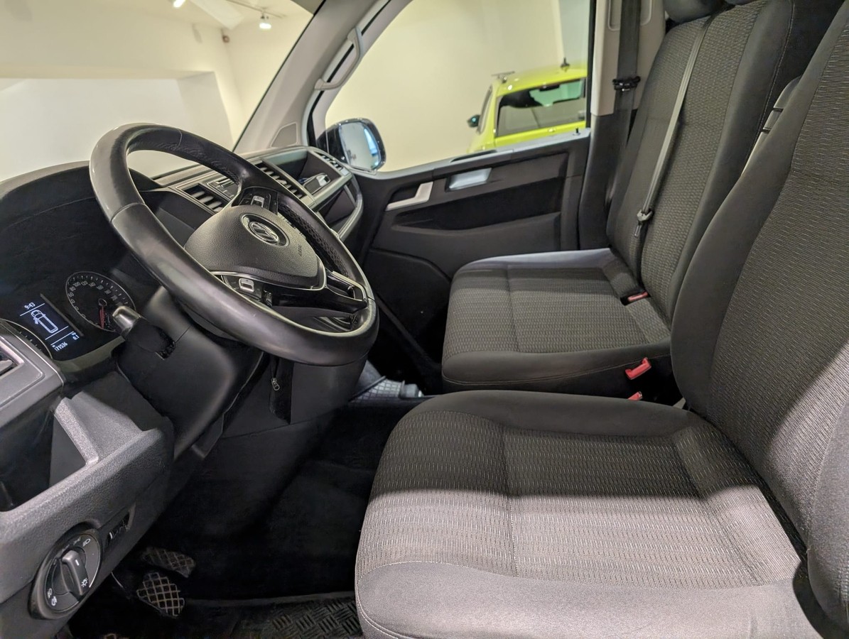 Volkswagen T6 Caravelle 9 Sitzer 3-Zonen-Klima Navi AHK GRA