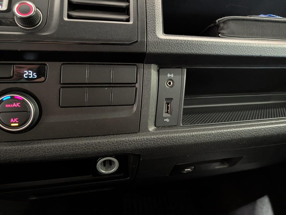 Volkswagen T6 Caravelle 9 Sitzer(3-3-3) 3-Zonen-Klima Navi AHK GRA