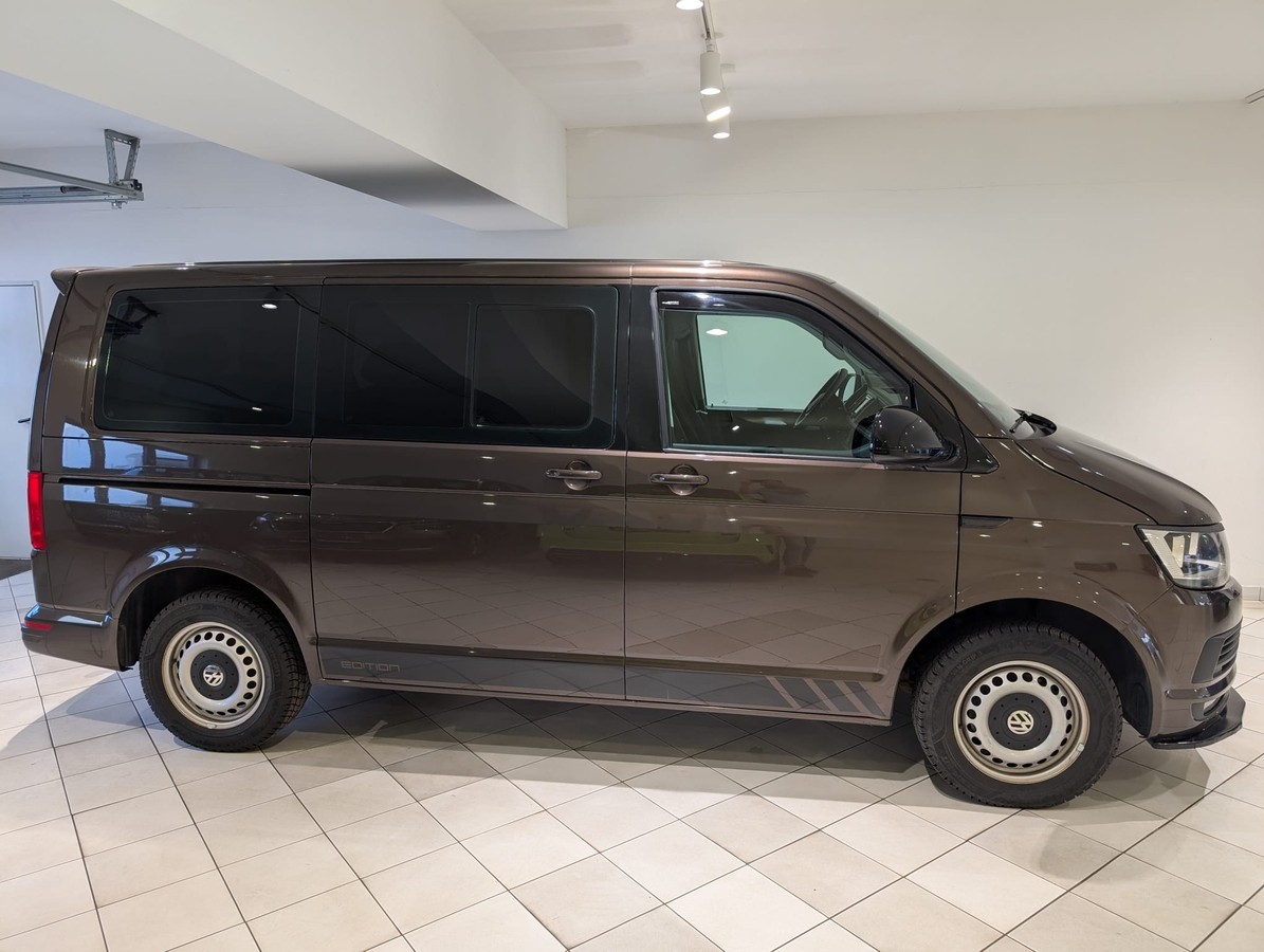 Volkswagen T6 Caravelle 9 Sitzer 3-Zonen-Klima Navi AHK GRA