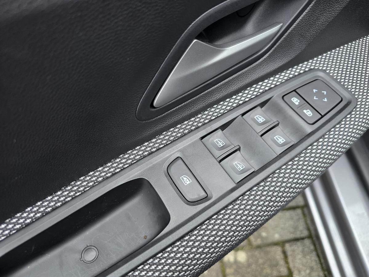 Dacia Sandero Expression KAMERA+SHZ+PDC+DAB+ KLIMA 1.0 TCe..