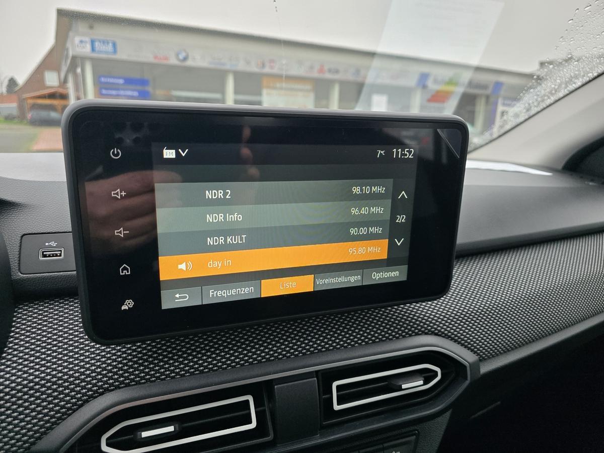 Dacia Sandero Expression KAMERA+SHZ+PDC+DAB+ KLIMA 1.0 TCe..